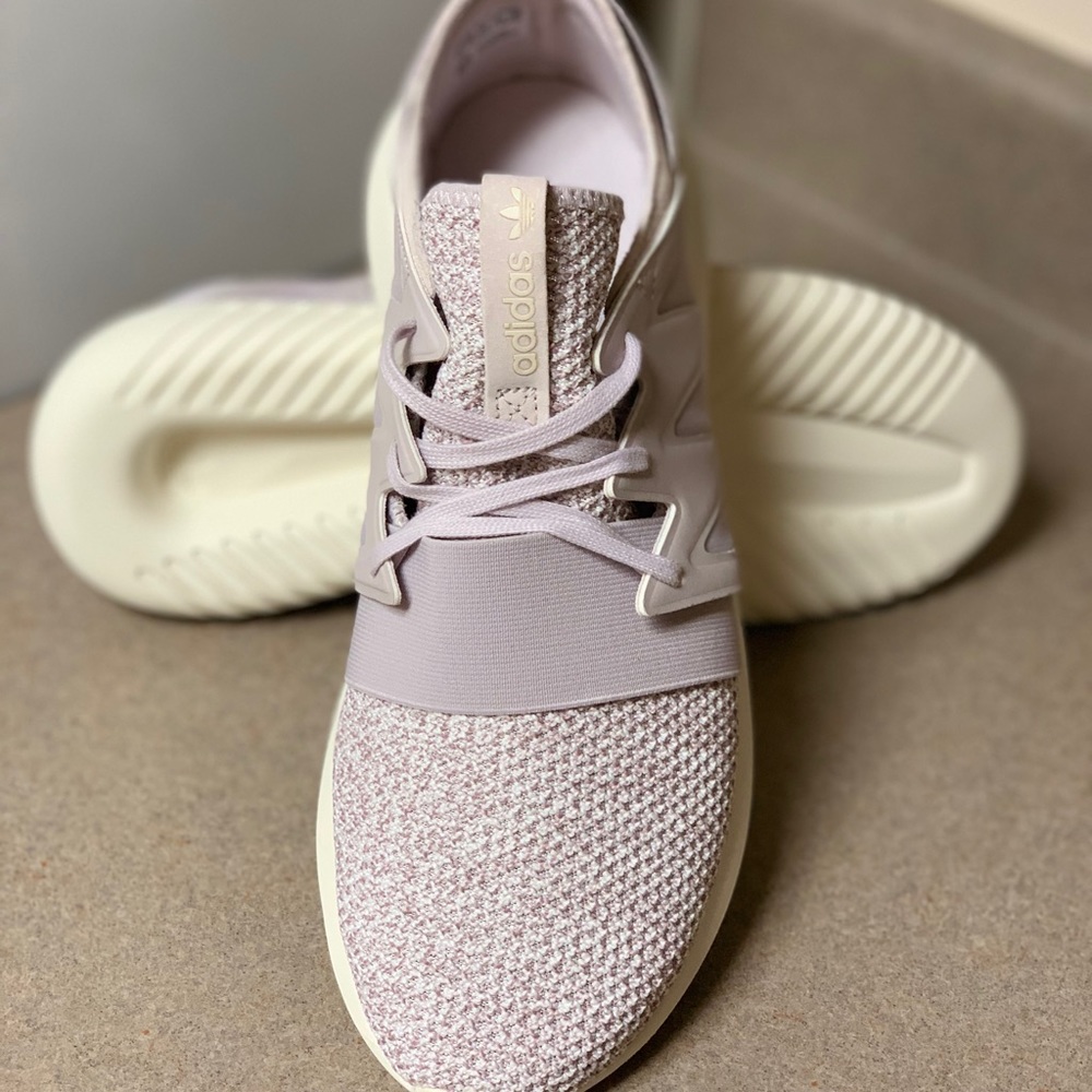 ADIDAS NWT LAVENDER TUBULAR RUNNER SIZE 9 WOMANS
